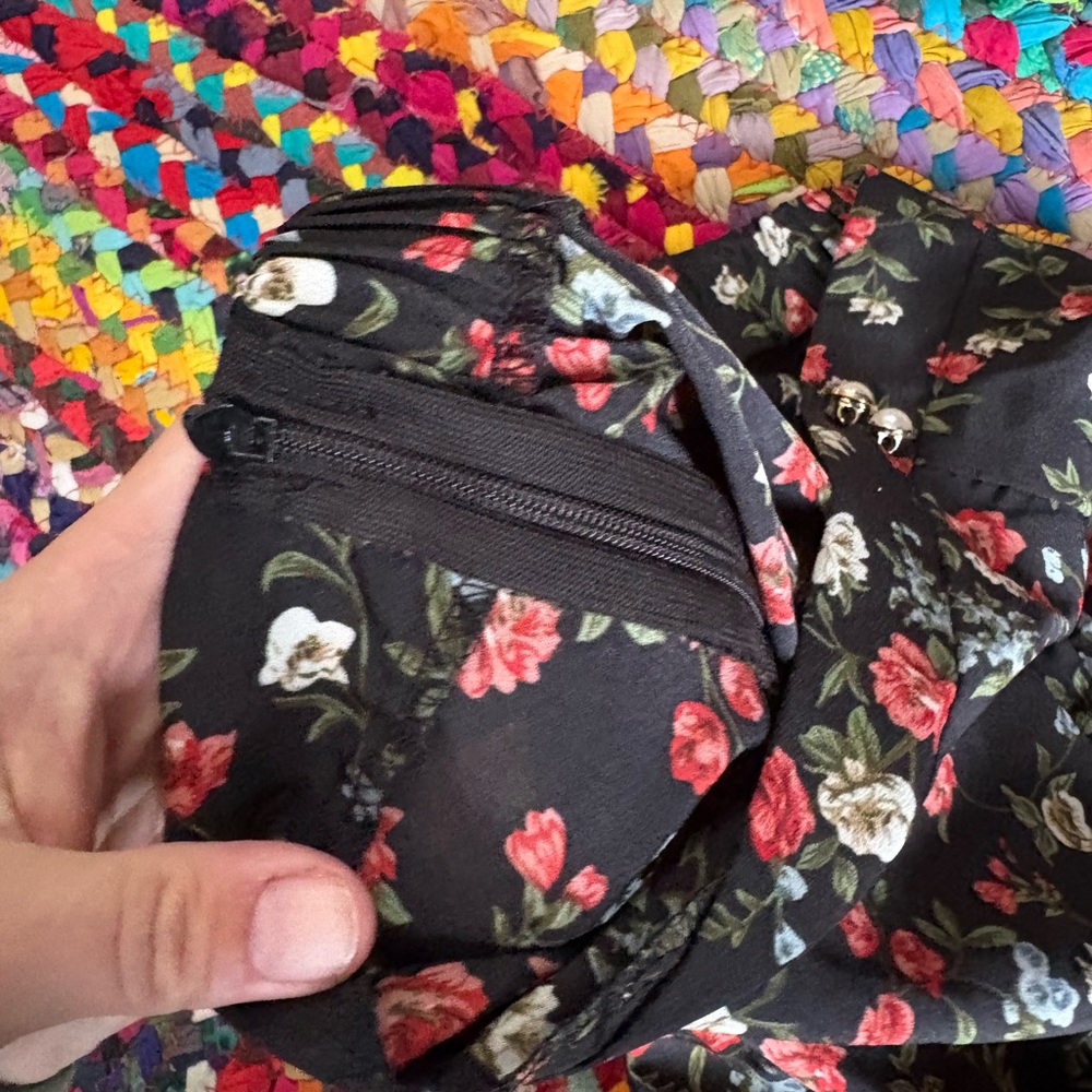 WHIMSICAL FLORAL SLITTED MIDI SKIRT - Picture 5 of 7